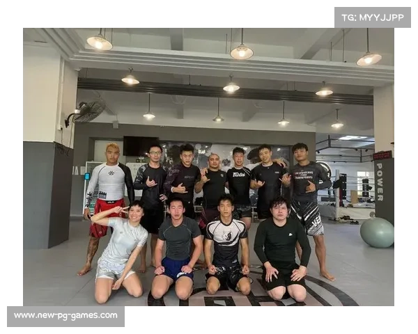 17岁小将王卓从泰拳到自由搏击的适应之路与成长挑战