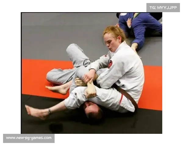 15岁中国柔术新星刘青松逆袭成功 十字固降服日本劲敌创佳绩